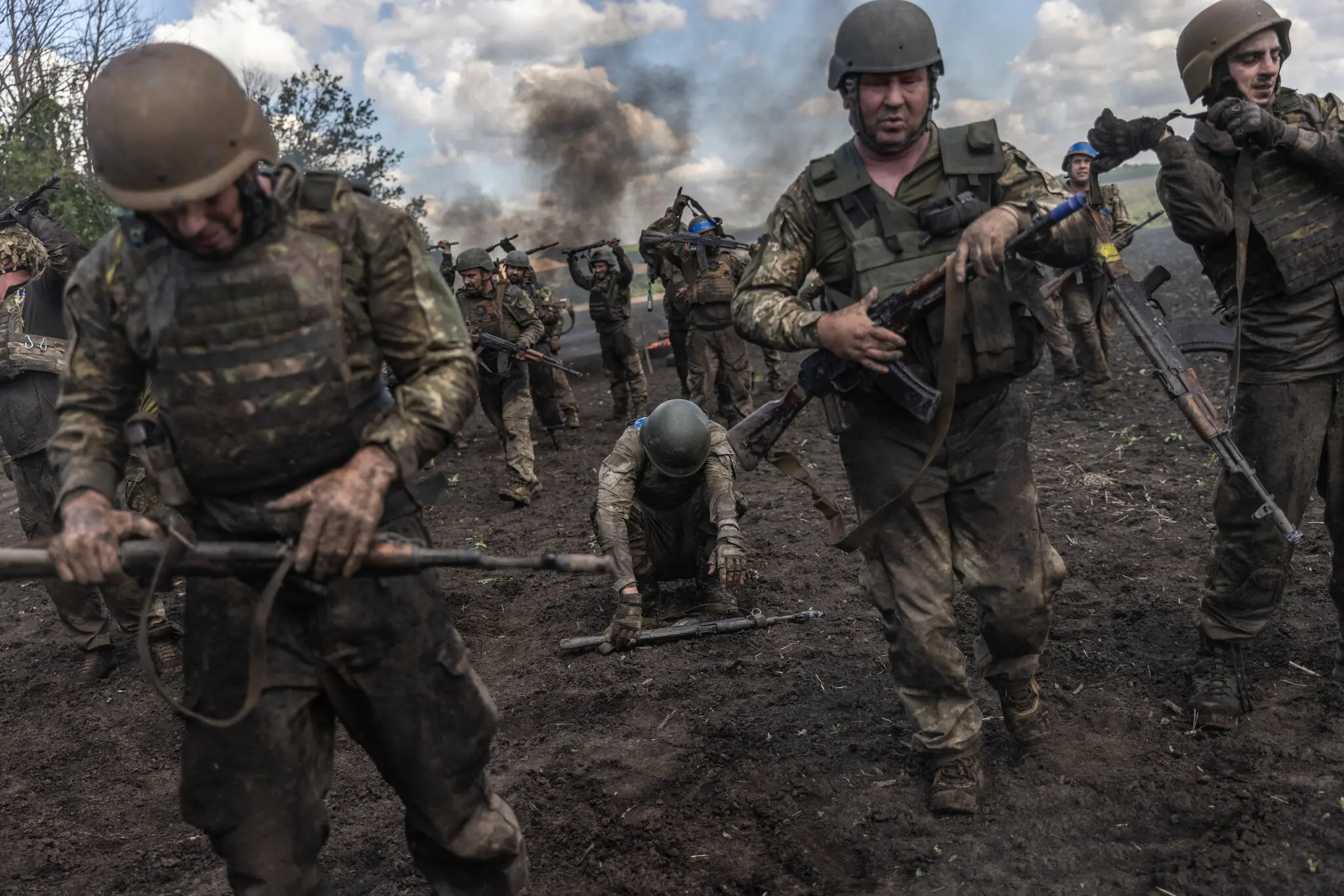 Морські піхотинці 36-ї бригади ЗСУ витримали виснажливий семикілометровий біг через перешкоди та виклики, які імітували те, що вони зустрінуть на лінії фронту війни.